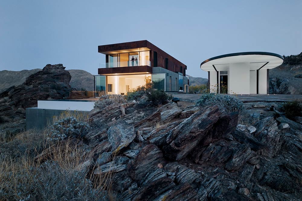 modern-guest-house-eyrc-architects-ridge-mountain-view