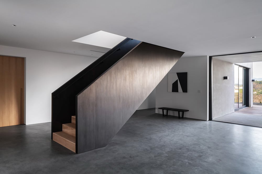 modern-staircase-eyrc-architects-stradella-centerpiece