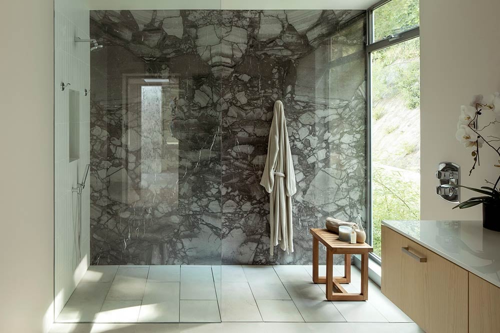 modern-spa-bathroom-simple-materials