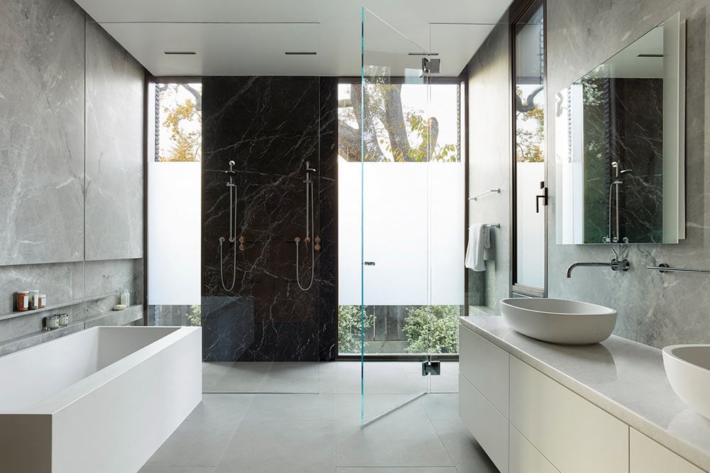 spa-bathroom-ideas-frosted-glass-for-privacy-eyrc-waverley